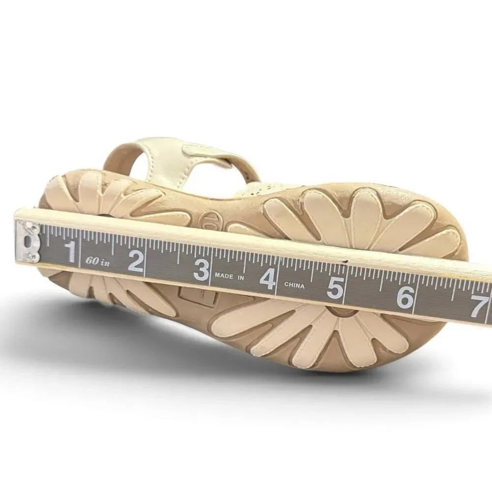 Cupcakes and Cashmere scalloped Beige Sandal Toddler Girls Adjustable SZ/10